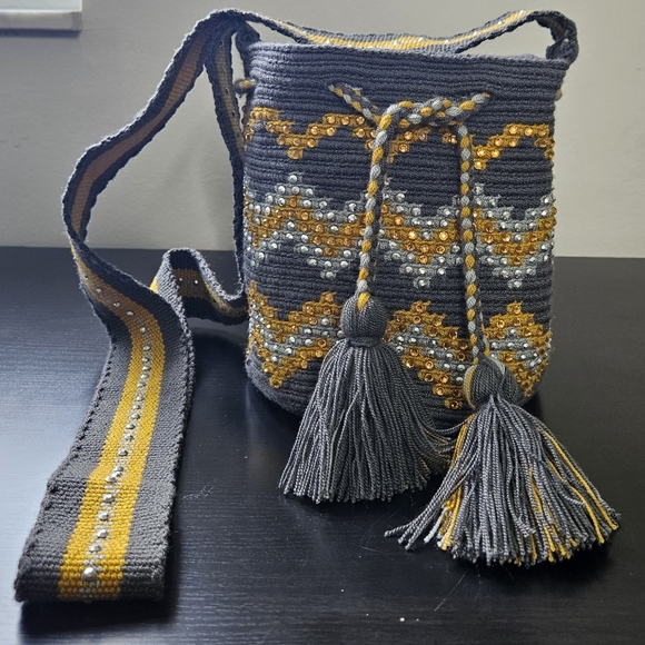 Authentic WAYUU MOCHILA Handmade Medium Size Rhinestones CRYSTALS Colombian Bag - Picture 7 of 10